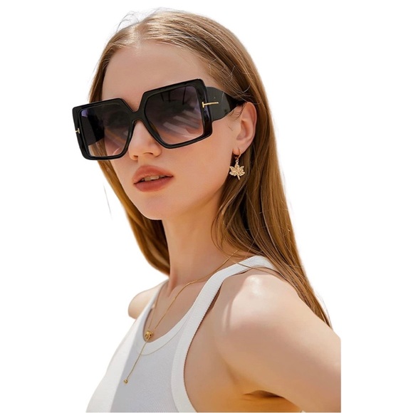 "The Celebrity" Black Square Oversized Glasses with Delicate Gold Metal Detail - Picture 4 of 4